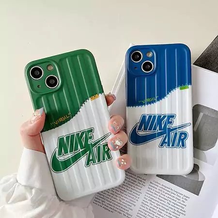 ナイキ 保護ケース スポーツ風 iphone17