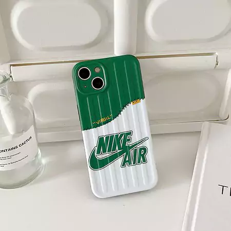 ナイキ 保護ケース スポーツ風 iphone17