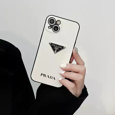 プラダ iPhone17 Pro ケース 金属ロゴ