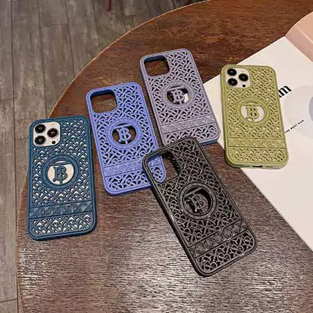 バーバリー iPhone17pro ケース 透かし彫り