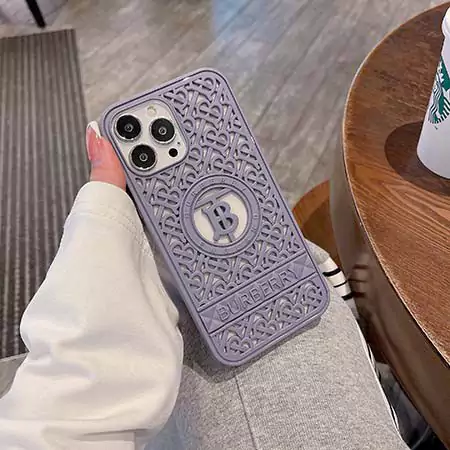 バーバリー iPhone17pro ケース 透かし彫り