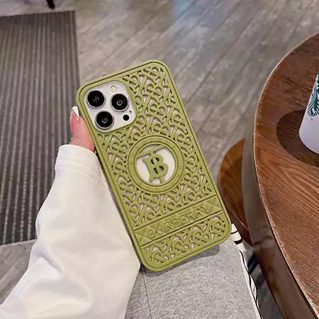 バーバリー iPhone17pro ケース 透かし彫り