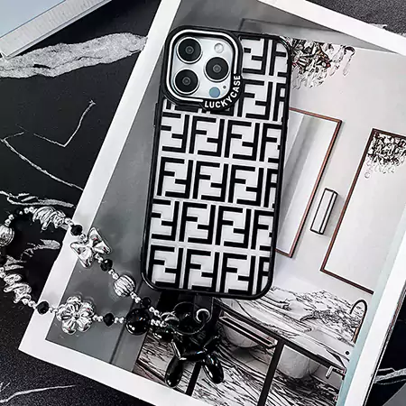 フェンディ iPhone17 Pro 半透明ケース