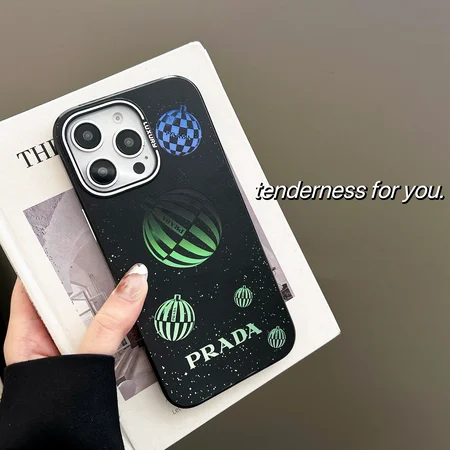 プラダ iPhone17 Pro Max スマホケース