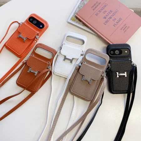 Hermes iPhone17 ケース 背面カード収納