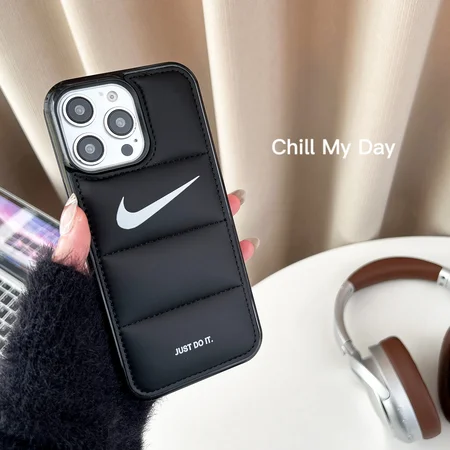 ナイキ iPhone17 Pro Max ダウンジャケット ケース