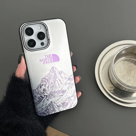 ザ・ノースフェイス iPhone17 ケース 雪山デザイン