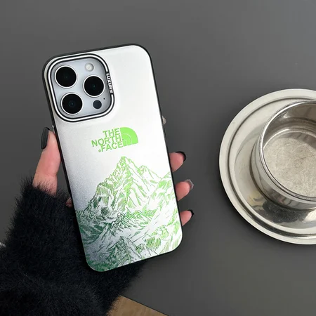 ザ・ノースフェイス iPhone17 ケース 雪山デザイン