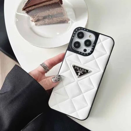 プラダ iPhone 17 ケース 菱形紋様