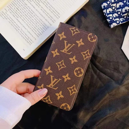 LV iPhone17 手帳型ケース