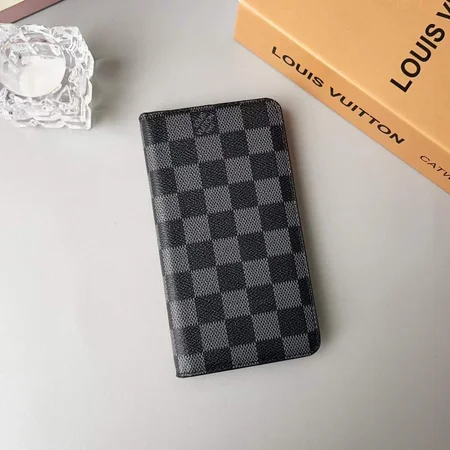 LV iPhone17 手帳型ケース