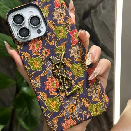 サンローラン iPhone17 蝶の花柄 ケース