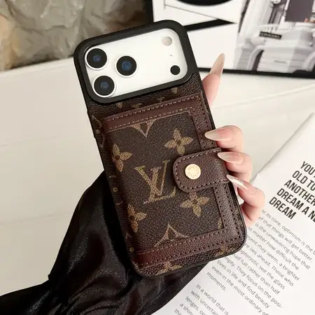 ルイヴィトン iphone17 大容量 背面ポケット ケース