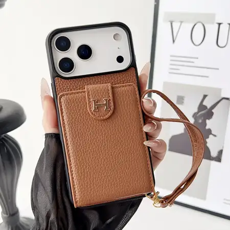 エルメス iphone17 ケース 手首ストラップ付き