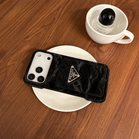 ベルベット調 iPhone 17 ケース 大人可愛い